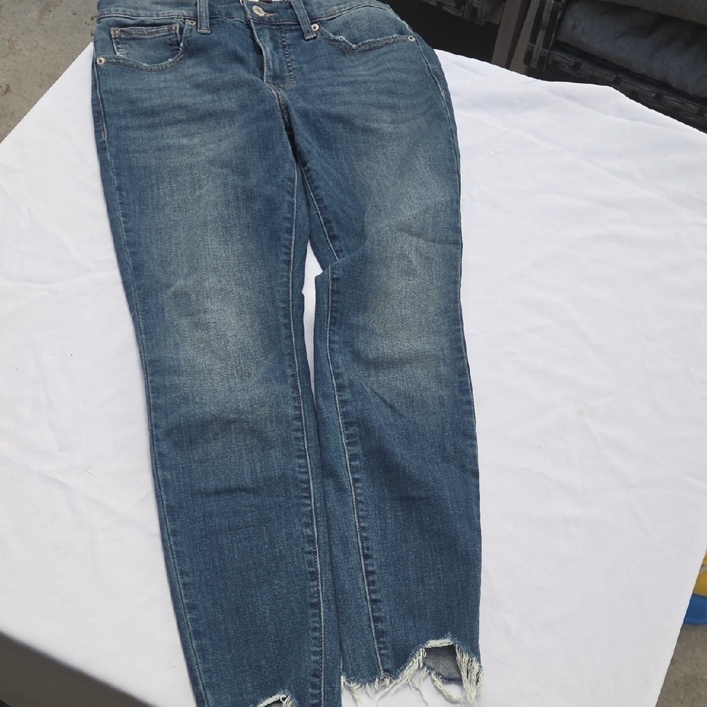 Lucky Brand Distressed Blue Cropped Jeans